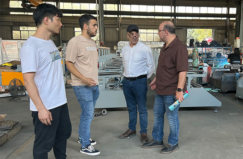 Algerian customers visited our ladder equipment workshop