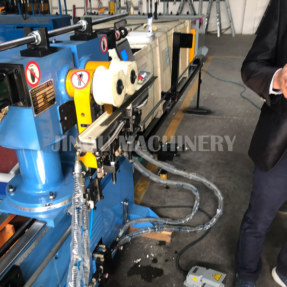 Bending Machine for the Stepladder Front Rail