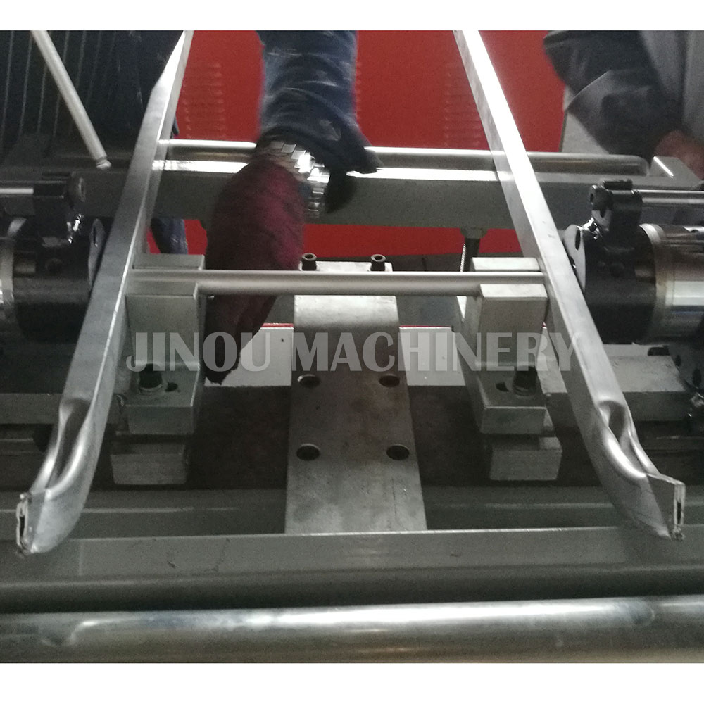 Tube Expansion Machine for the Stepladder Rear Rail Support Bar