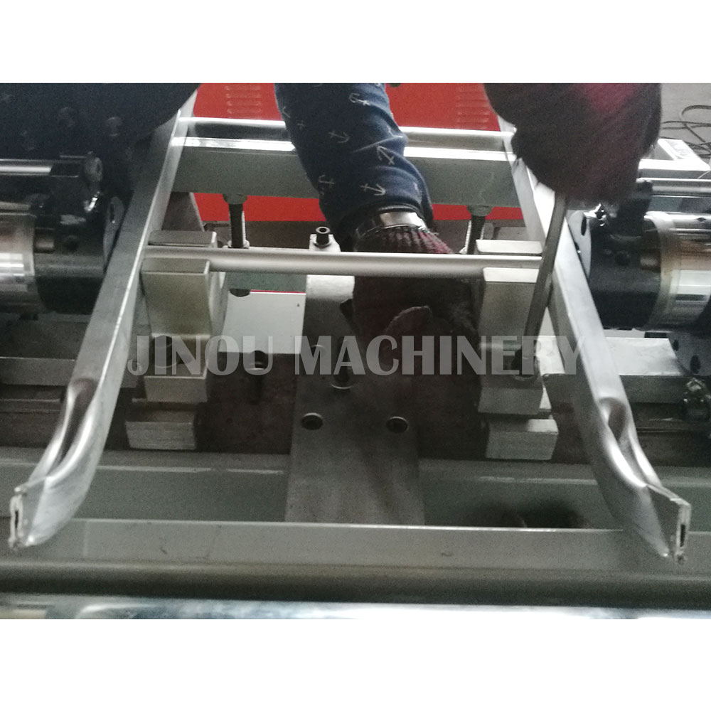 Tube Expansion Machine for the Stepladder Rear Rail Support Bar