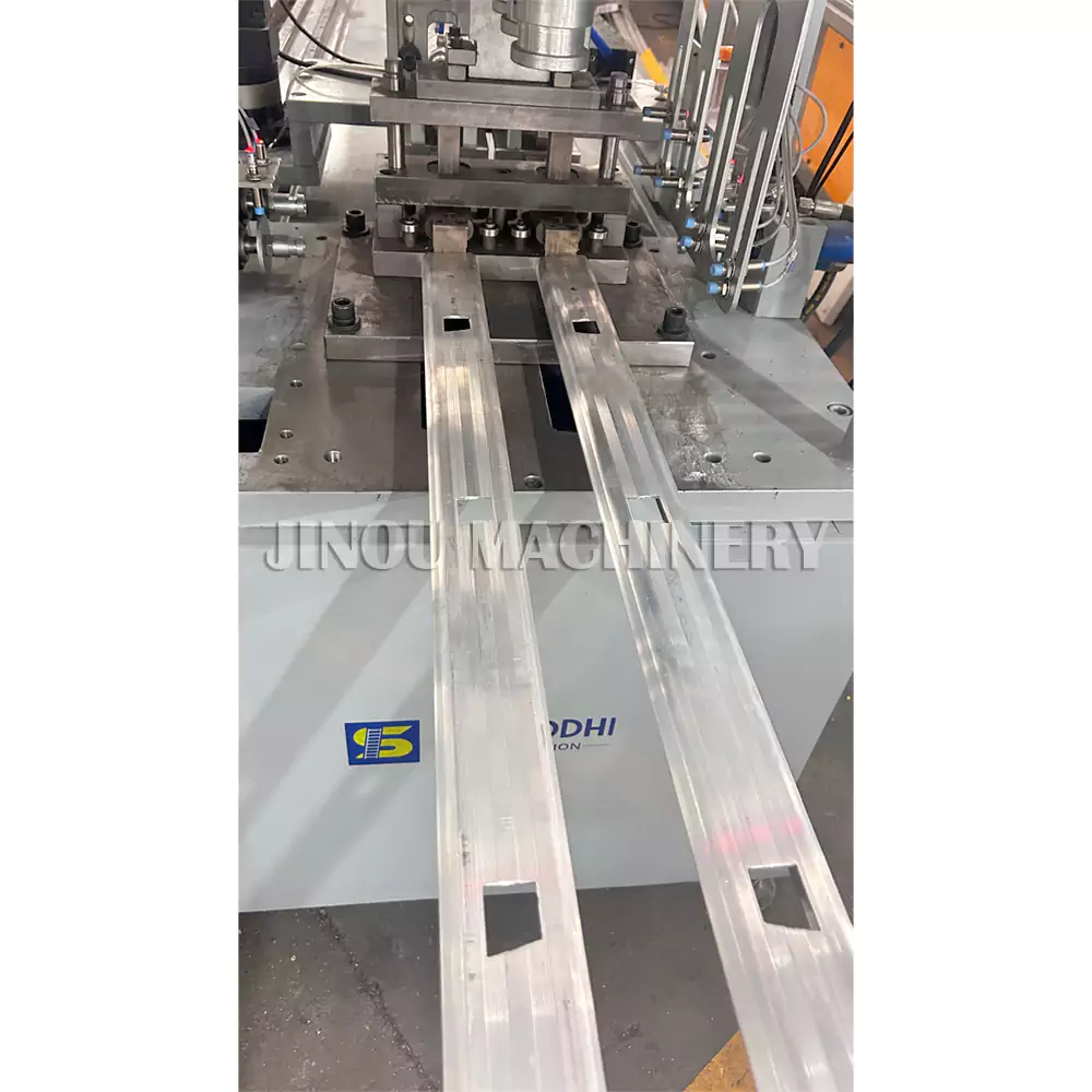 CNC Punching Machine for The Aluminium Folding Ladder for The Front Rail