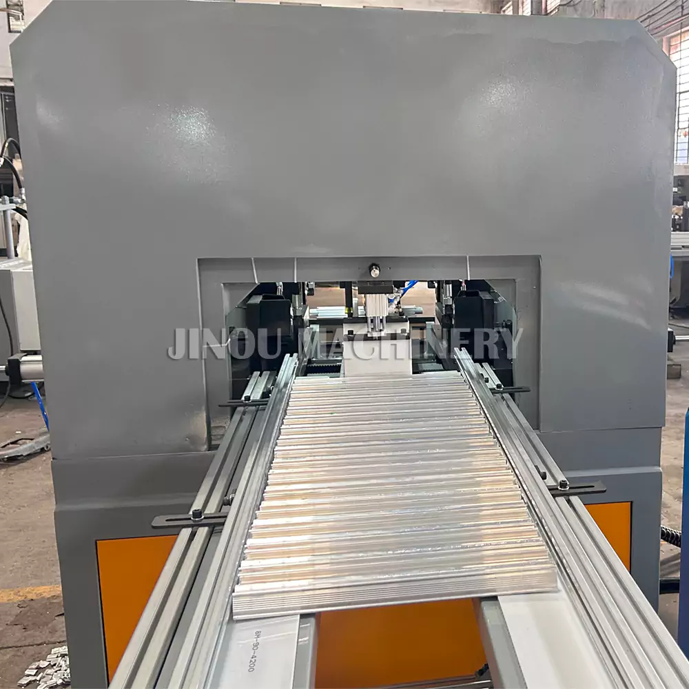 Step Punching Machine for The 18Ft Reach Height Multi Position Ladder